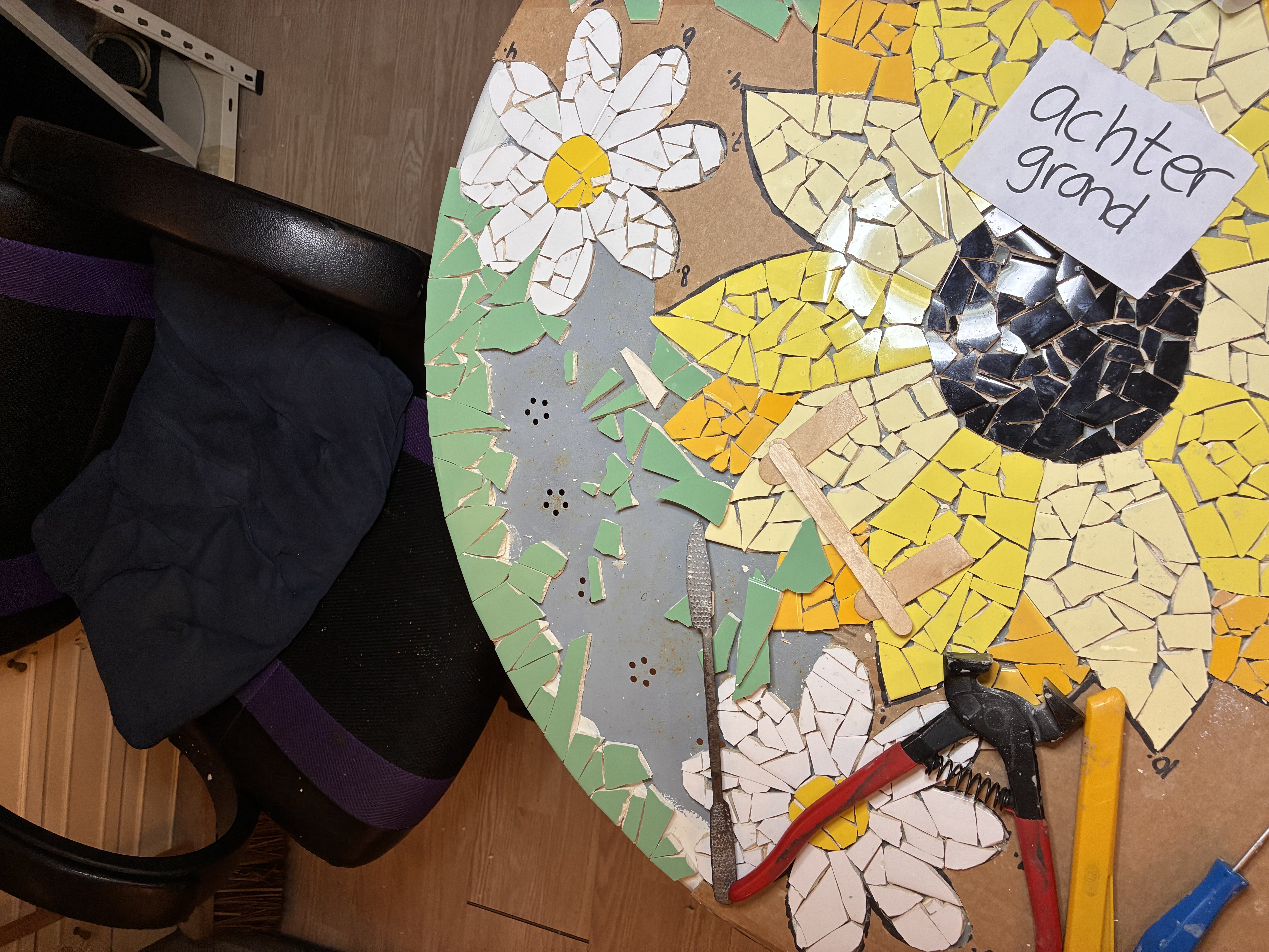 Foto 28 bij artikel "Daar is die dan, het project: De Mozaiektafel!".