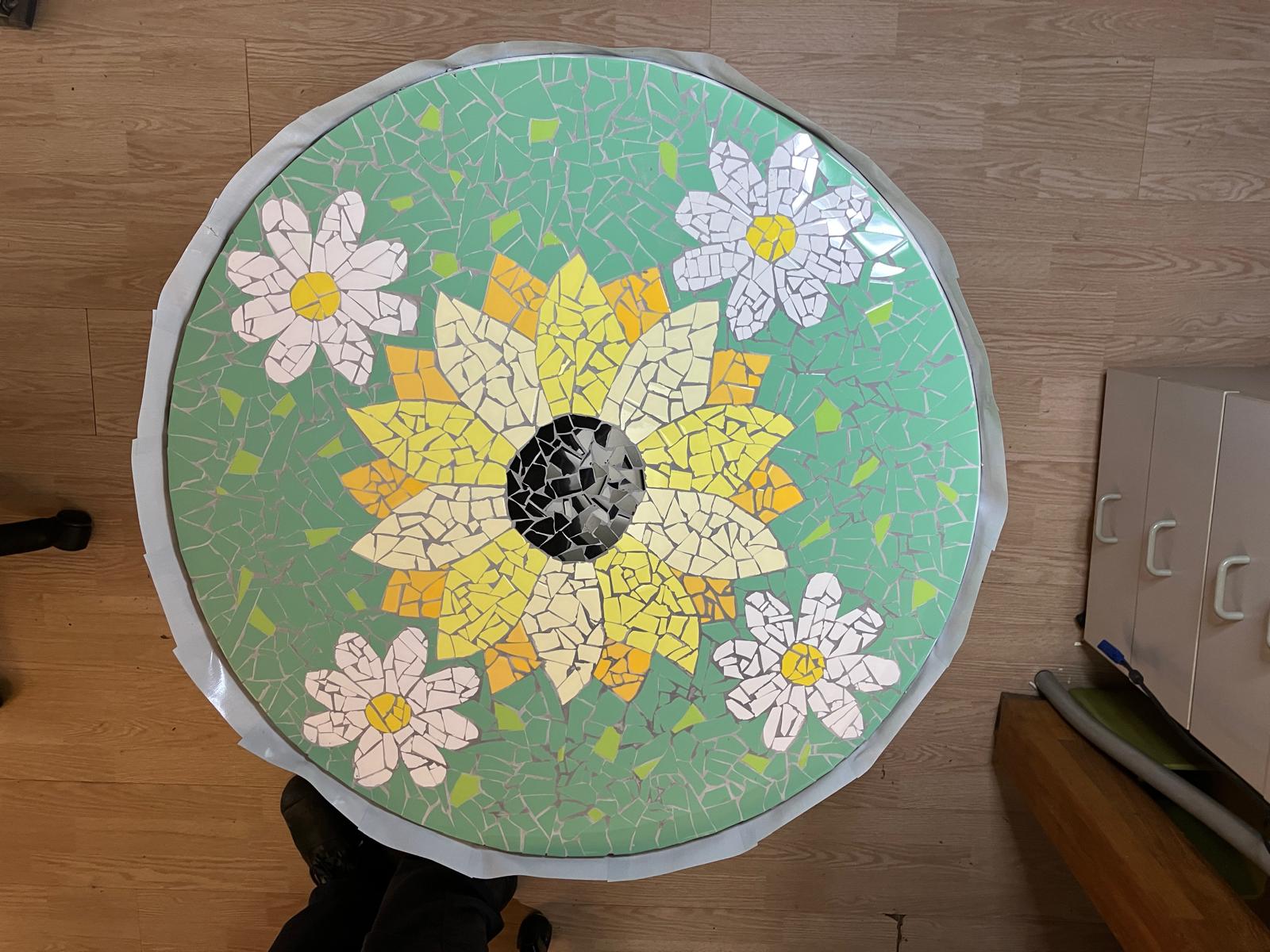 Foto 20 bij artikel "Daar is die dan, het project: De Mozaiektafel!".