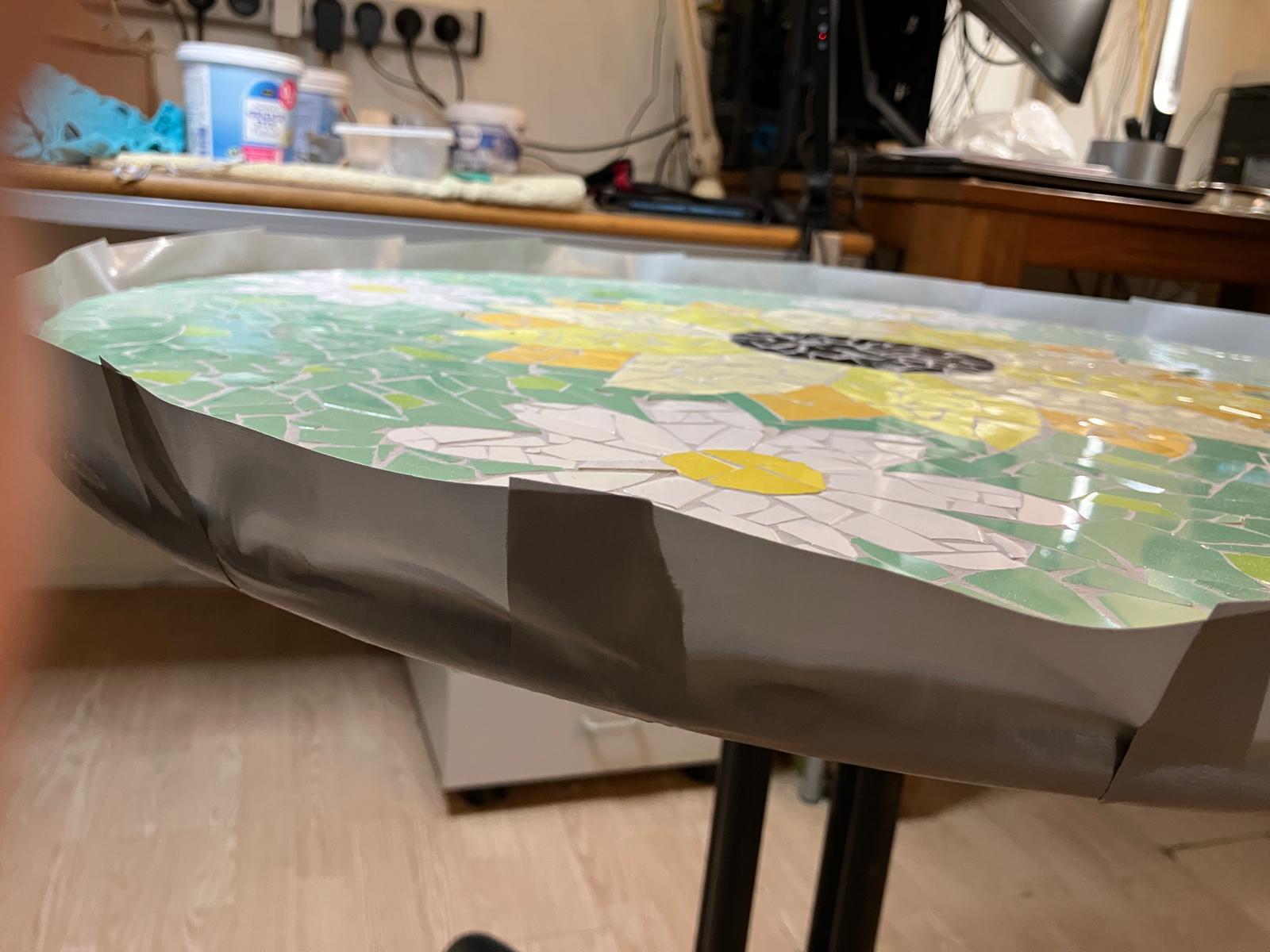 Foto 5 bij artikel "Daar is die dan, het project: De Mozaiektafel!".